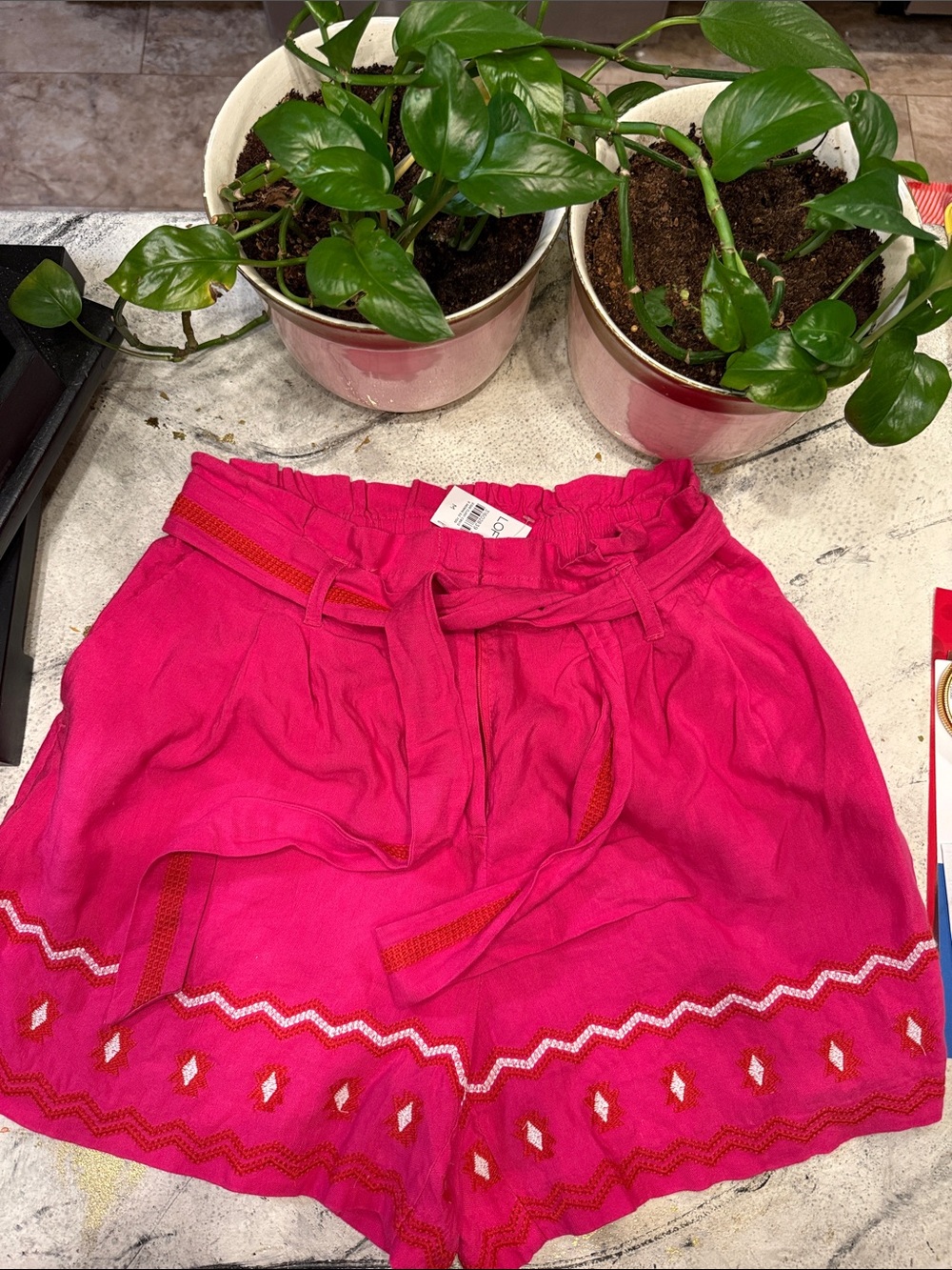 LOFT Fuchsia Embroidered Tie-Waist shorts size medium